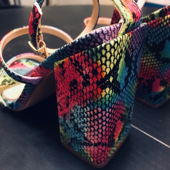 Liliana Snakeskin Print Sandals - Women 6 - Multicolored - Picture 4 of 4